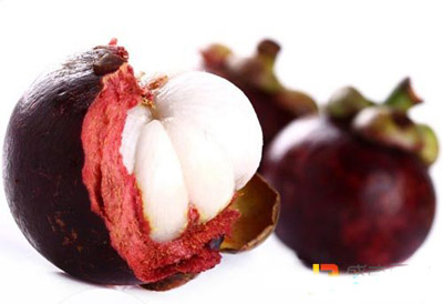 山竹被稱(chēng)為水果皇后營(yíng)養(yǎng)價(jià)值豐富,可是山竹買(mǎi)回家怎么吃呢?